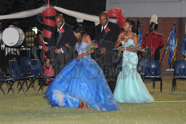 LHS Homecoming 1104.JPG - SCRIVENER 300s #1